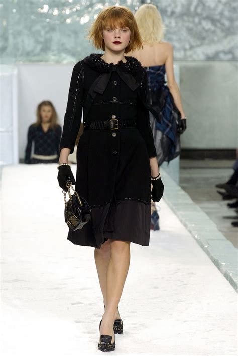 LOUIS VUITTON Fall 2003 2004 Paris 